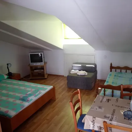 Guest house Apartman St3